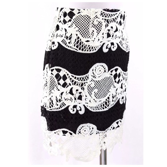 ‼️LAST CALL PRICE FIRM Black Off White Lace Skirt - Picture 4 of 4