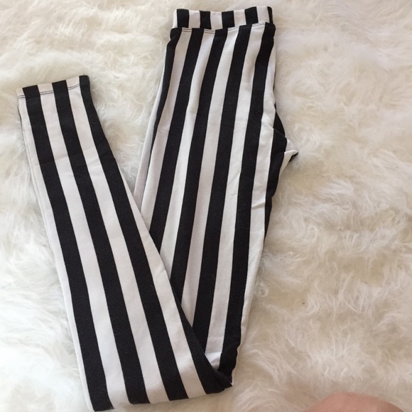 Brandy Melville black and white striped leggings