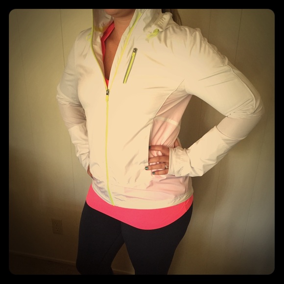 GapFit Water Repelling Running Jacket- White - Picture 1 of 4