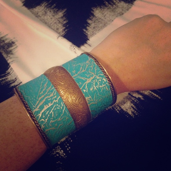 Turquoise and brushed gold cuff!