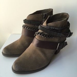 Trouvé 'Bristol' Chain Detail Bootie Olive