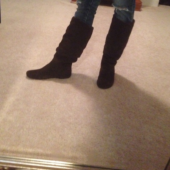 Brown suede boot - Picture 3 of 4