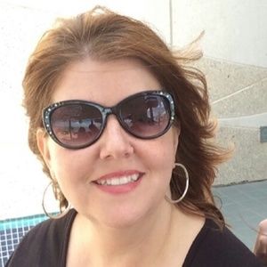 Meet your Posher, Debhie