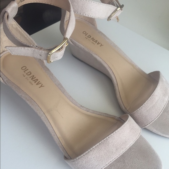 Single strap taupe suede sandals