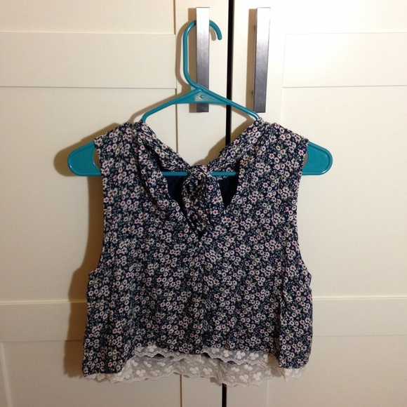 Floral crop top - Picture 2 of 2
