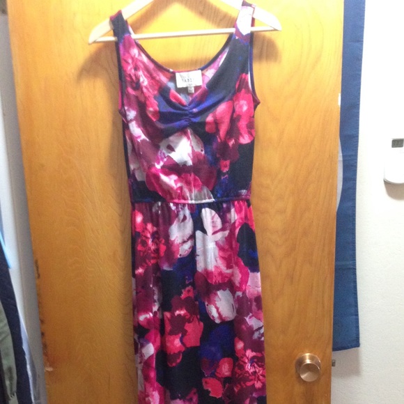 Sabine Dresses & Skirts - NWT Sabine XS Floral Maxi Dress