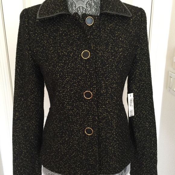 NWT Tahari holiday blazer