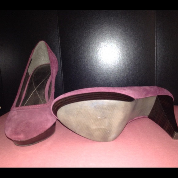 Suede pumps - Picture 2 of 3