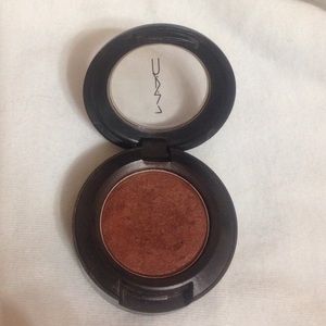 mac antiqued eyeshadow