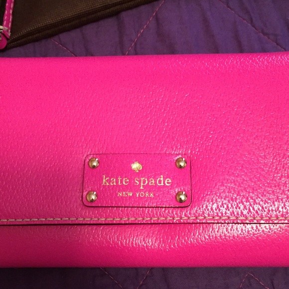 kate spade Bags - Kate Spade Wellesley crossbody purse kate spade Bags - Kate Spade Wellesley crossbody purse