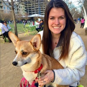 Meet your Posher, Emily