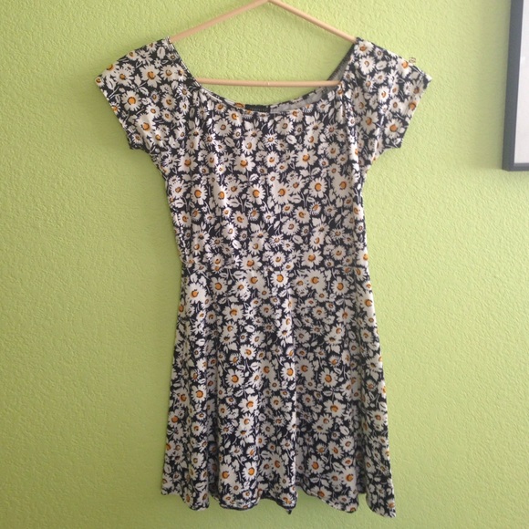 Forever 21 Navy White Floral Daisy Skater Dress