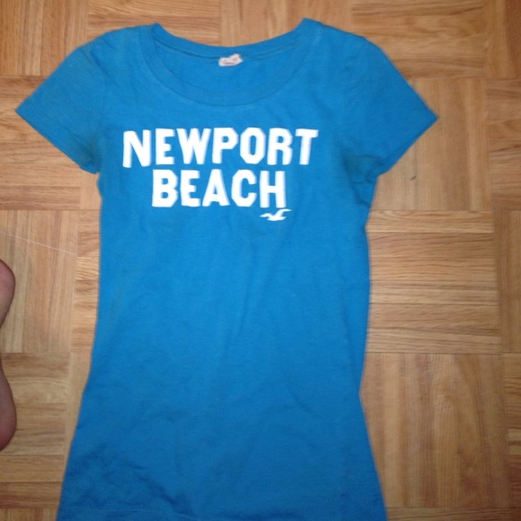blue hollister shirt
