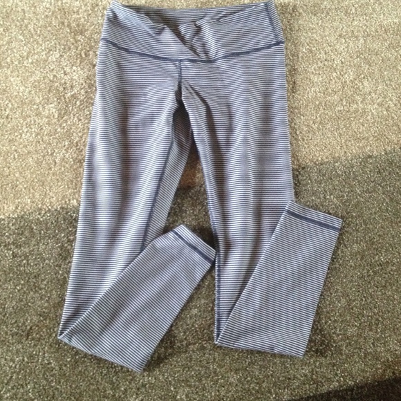 Lululemon wunder under pants size 6