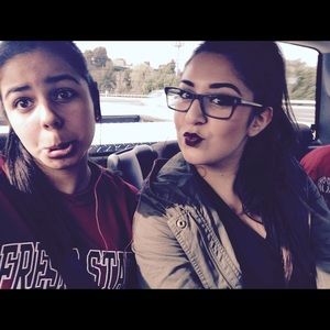 Meet your Posher, Cassandra