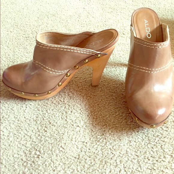 Never worn!!