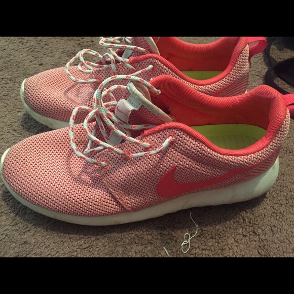 🌸🌸🌸PINK ROSHES🌸🌸🌸