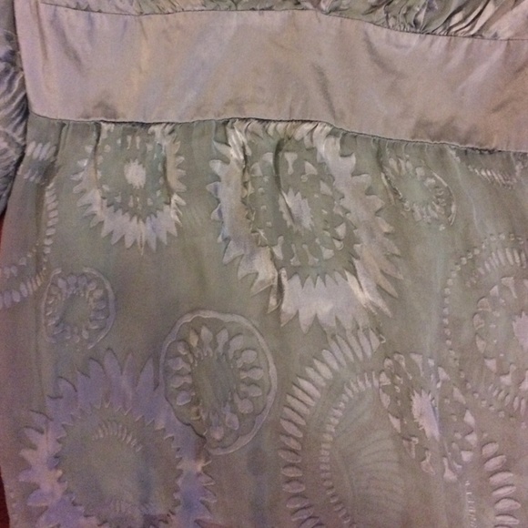 Luxurious Arden B. Silk Sheer Deep V Top - Picture 2 of 3