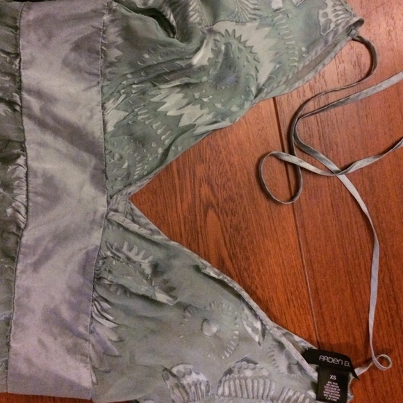 Luxurious Arden B. Silk Sheer Deep V Top - Picture 3 of 3