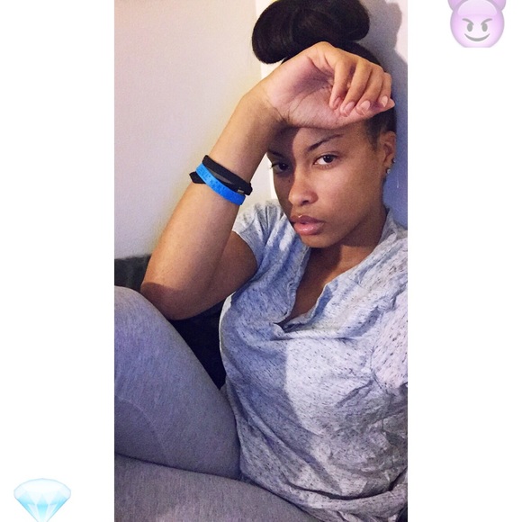 Meet your Posher, Nia