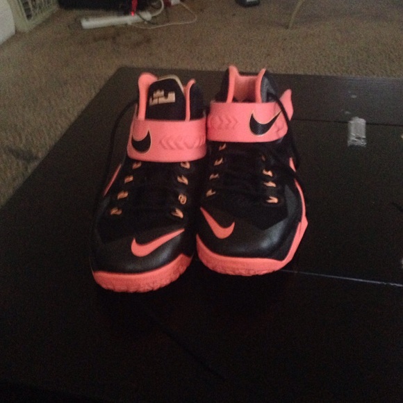 Shoes - Picture 4 of 4