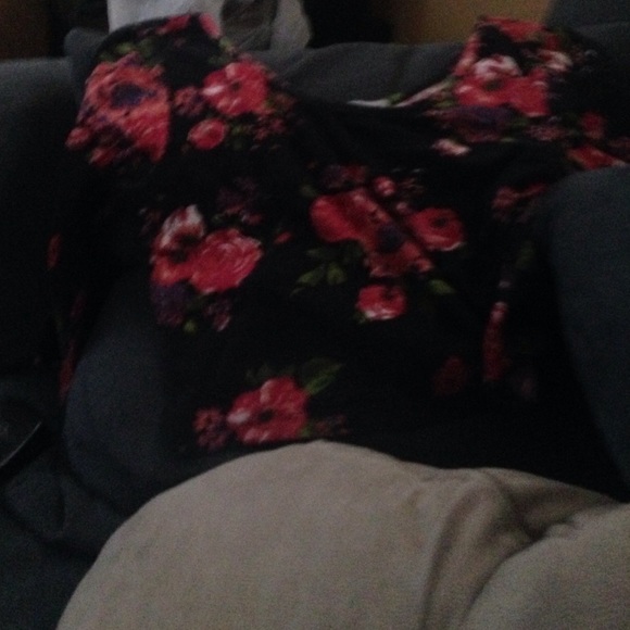 Flower shirt - Picture 1 of 1