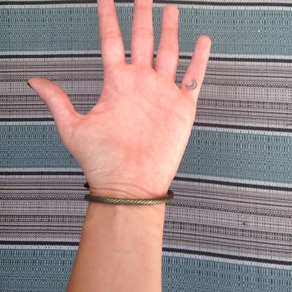 Adjustable bracelet - Picture 2 of 3