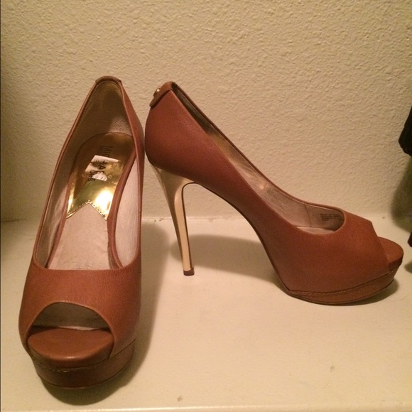 SOLD!! Michael Kors Josie Peep Toe Brown Pumps - Picture 2 of 2