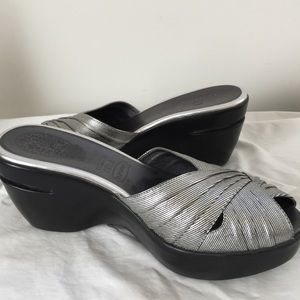 HOLIDAY SALE! ColeHaan Nike Air Metallic Clogs