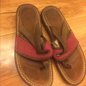 Ugg flip flops