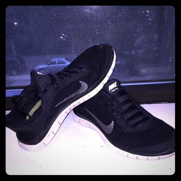 Women's Nike size 6.5 black shoe