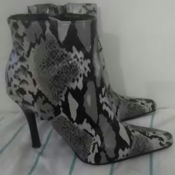 Snake boots - Picture 3 of 3