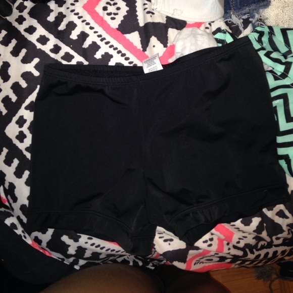 under garment : spandex - Picture 1 of 1