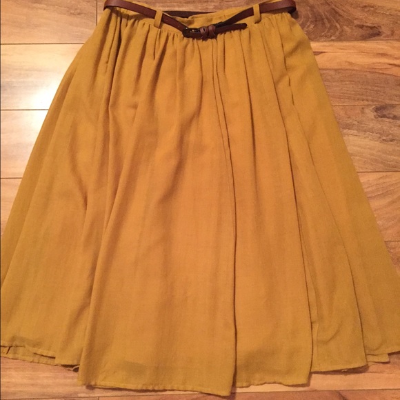 Mustard skirt