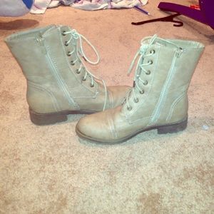 Combat boots