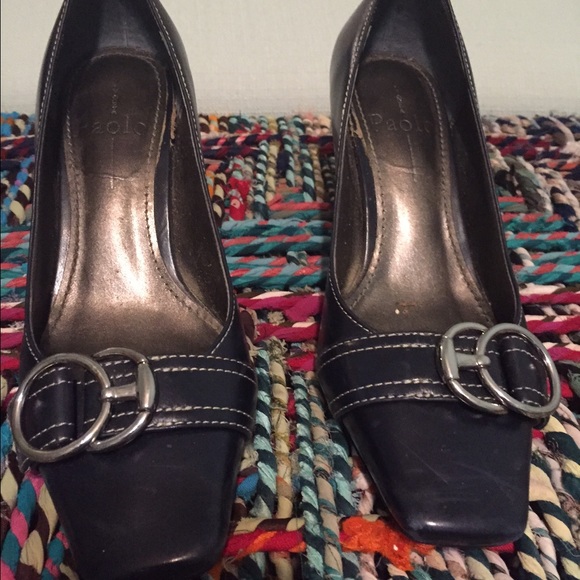 Paolo navy kitten heel