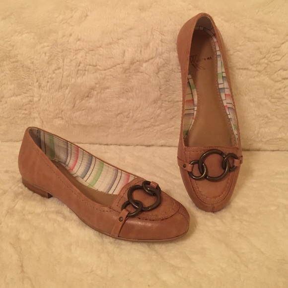 Nude/Tan Leather Shoes
