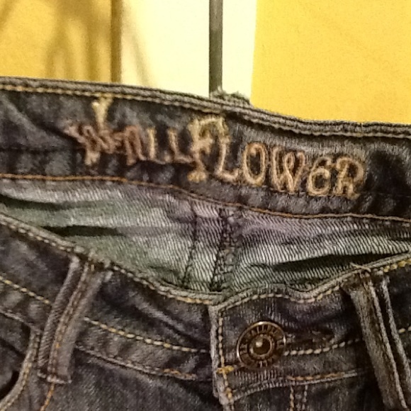 Distressed Jeans - Picture 4 of 4