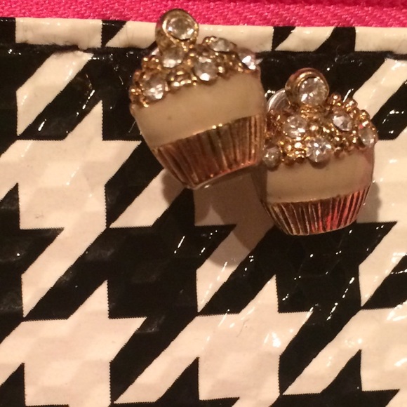 Cup cake earrings