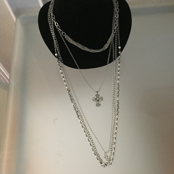 JCPenney layered silver/bead necklace (one piece)