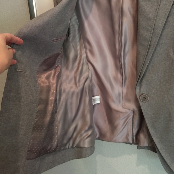 BCBG fitted blazer and matching skirt also avail - Picture 2 of 4