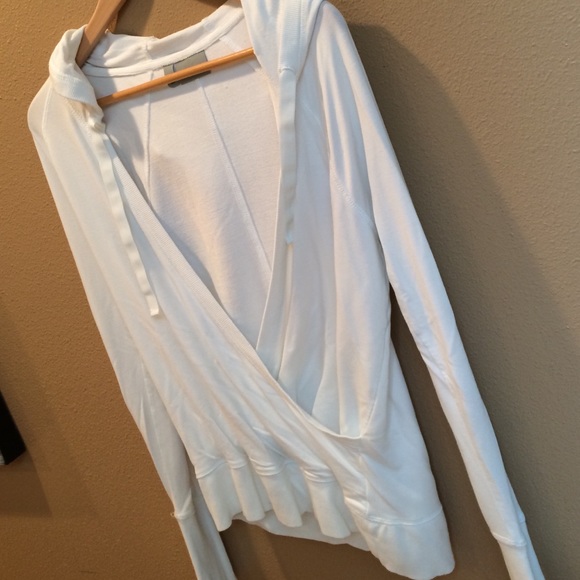 Cute white Hoodie with thumb holes