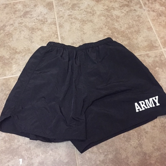 M/L Army Shorts
