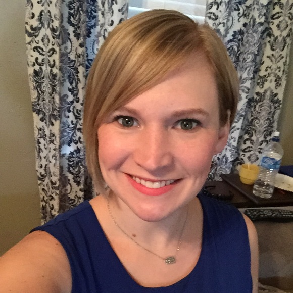 Meet your Posher, Angela - Picture 1 of 1