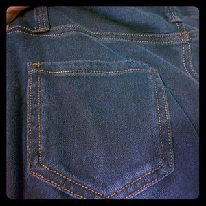 Jeggings with real back pockets