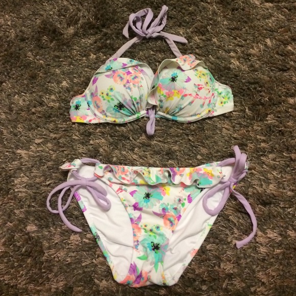 Victoria's Secrets bikini