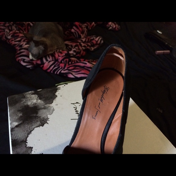 Elizabeth and James black pointy wedge - Picture 3 of 3