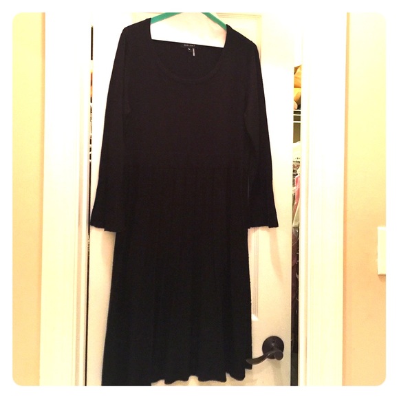 Beautiful Ellen Tracy knit dress.  Gently used.