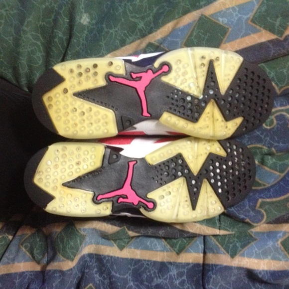 Jordan 6s - Picture 2 of 4