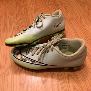 Soccer cleats